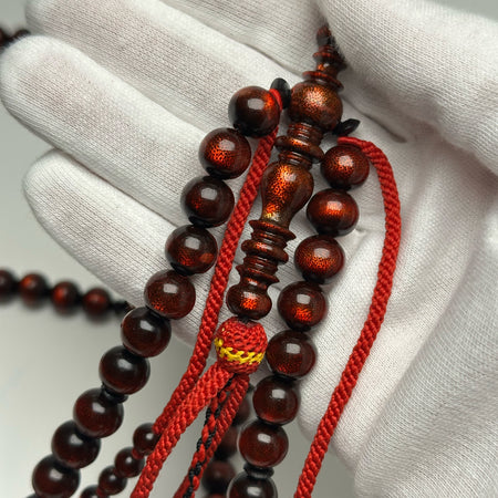 Tasbih Tijani en Yusr Khor 10 mm – Corail Rouge, Ficelle Rouge | Kourous Artisanal